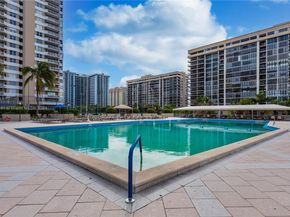 1985 S Ocean Dr 6P, Hallandale Beach FL 33009
