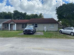3956 NW 182nd Ln, Miami Gardens FL 33055
