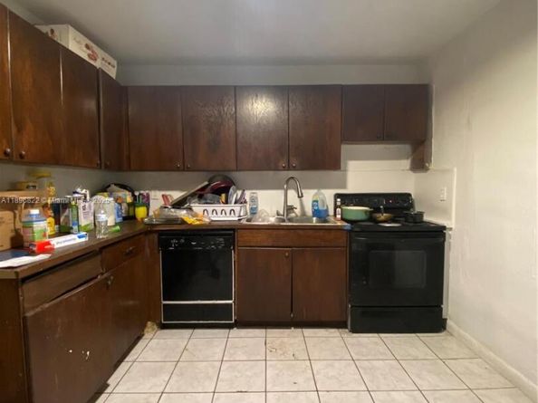 3956 NW 182nd Ln, Miami Gardens FL 33055