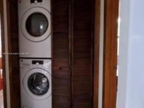 6918 NE 5th Ave, Miami FL 33138