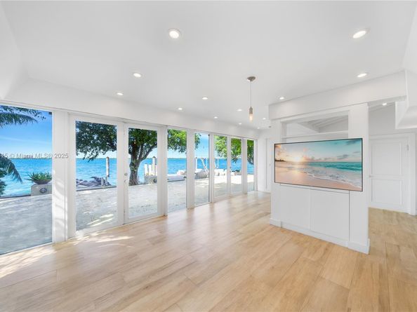 444 W Rivo Alto Dr, Miami Beach FL 33139