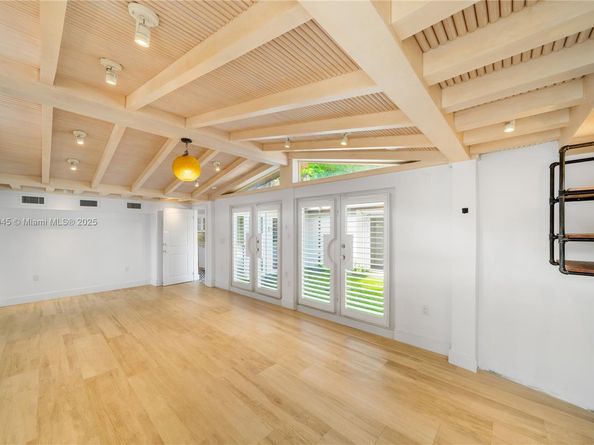 444 W Rivo Alto Dr, Miami Beach FL 33139