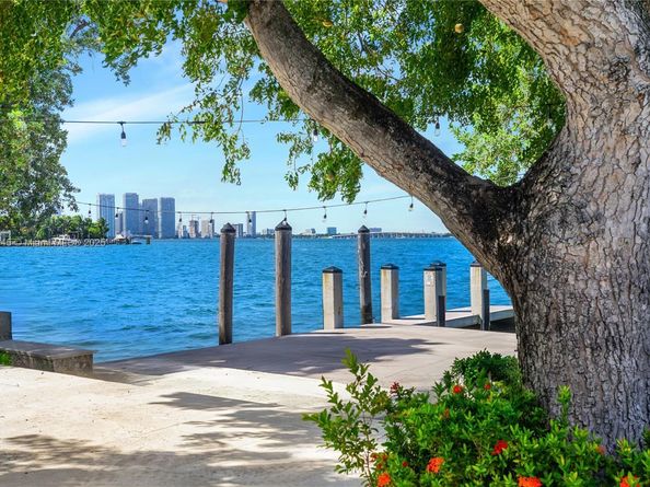 444 W Rivo Alto Dr, Miami Beach FL 33139