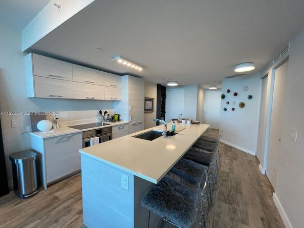 650 NE 32nd St 3005, Miami FL 33137