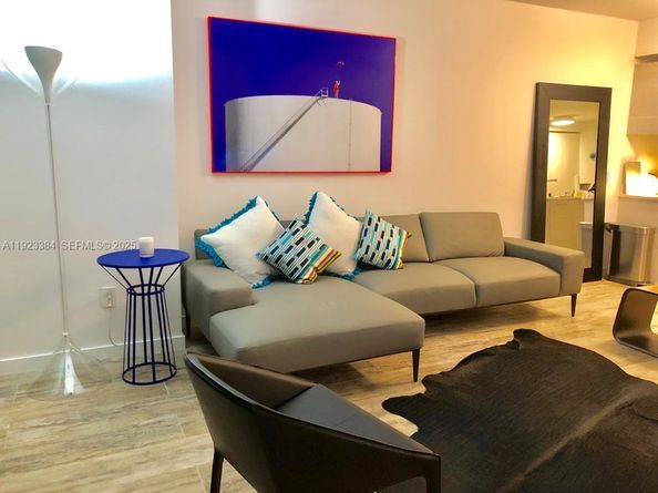 650 NE 32nd St 3005, Miami FL 33137