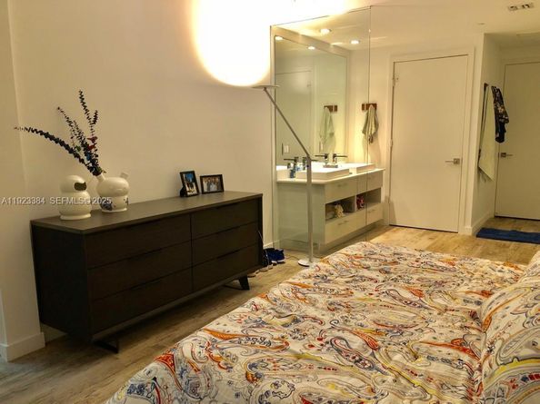 650 NE 32nd St 3005, Miami FL 33137