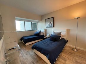 650 NE 32nd St 3005, Miami FL 33137