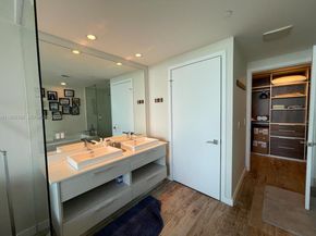 650 NE 32nd St 3005, Miami FL 33137