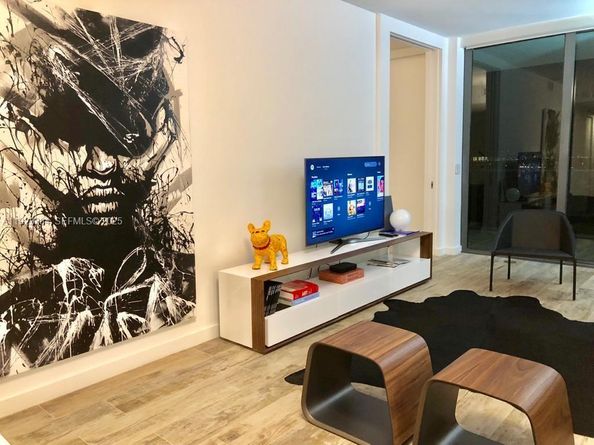 650 NE 32nd St 3005, Miami FL 33137