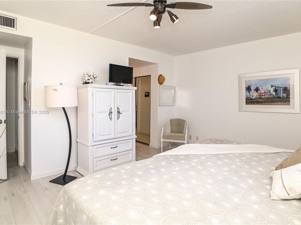 4330 Hillcrest Dr 804, Hollywood FL 33021