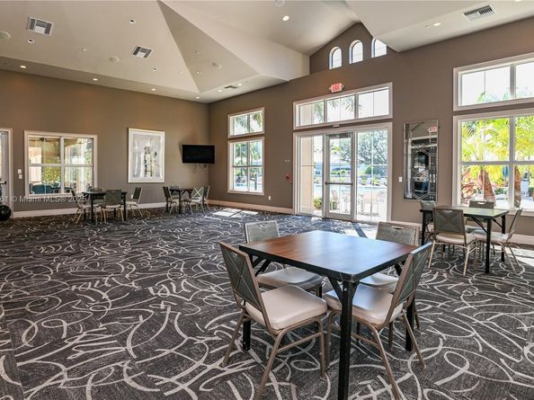 4330 Hillcrest Dr 804, Hollywood FL 33021