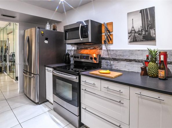 4330 Hillcrest Dr 804, Hollywood FL 33021