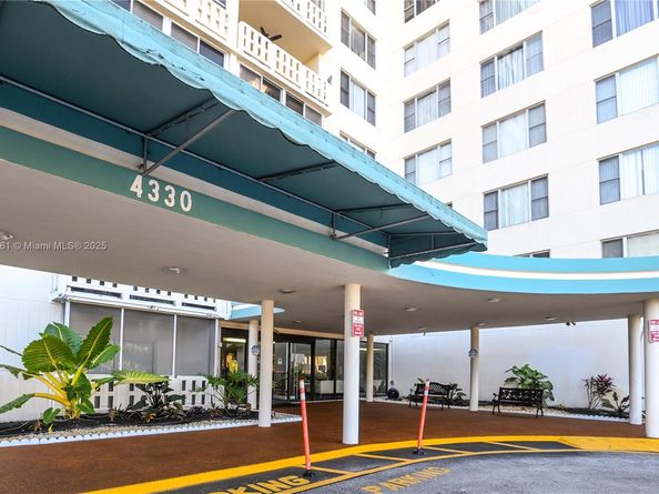 4330 Hillcrest Dr 804, Hollywood FL 33021
