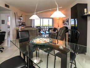 4330 Hillcrest Dr 804, Hollywood FL 33021