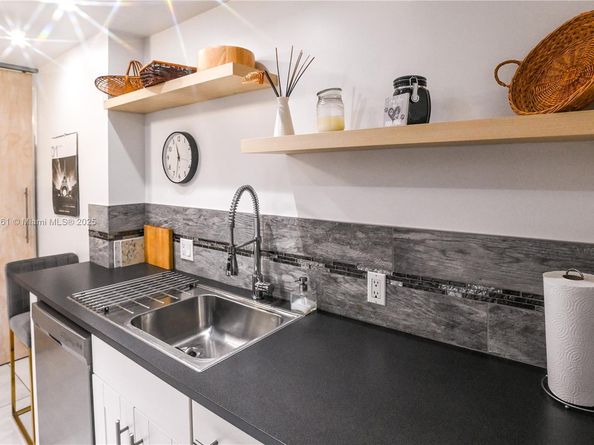 4330 Hillcrest Dr 804, Hollywood FL 33021