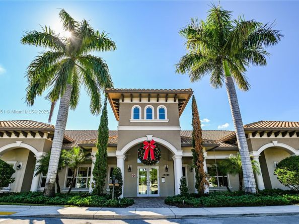 4330 Hillcrest Dr 804, Hollywood FL 33021