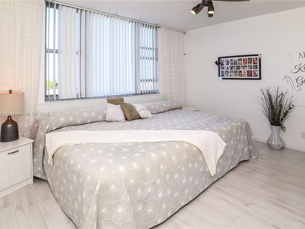 4330 Hillcrest Dr 804, Hollywood FL 33021