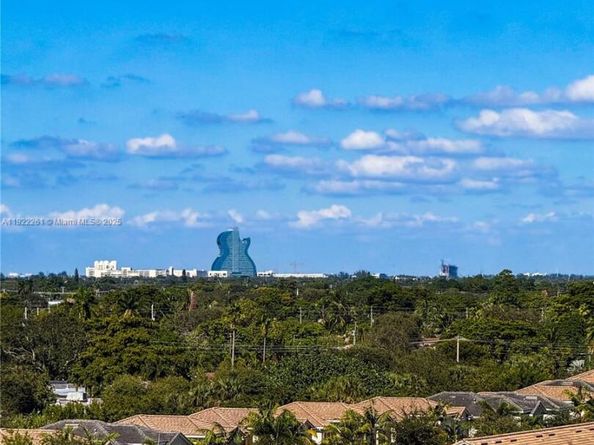 4330 Hillcrest Dr 804, Hollywood FL 33021