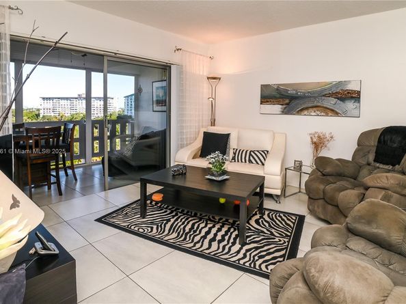 4330 Hillcrest Dr 804, Hollywood FL 33021