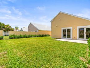 9041 Baybury Ln, West Palm Beach FL 33411