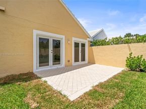 9041 Baybury Ln, West Palm Beach FL 33411