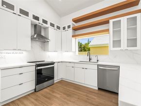 9041 Baybury Ln, West Palm Beach FL 33411
