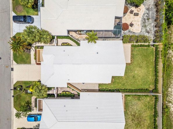 9041 Baybury Ln, West Palm Beach FL 33411