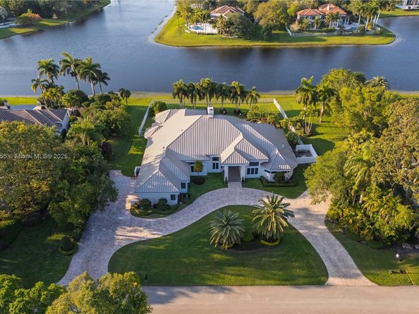 3425 Saddlebrook Ln, Weston FL 33331