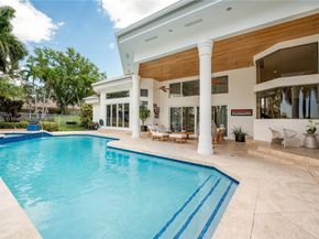 3425 Saddlebrook Ln, Weston FL 33331