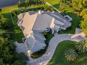 3425 Saddlebrook Ln, Weston FL 33331