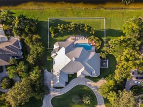 3425 Saddlebrook Ln, Weston FL 33331