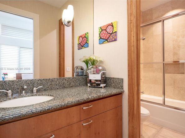 3425 Saddlebrook Ln, Weston FL 33331