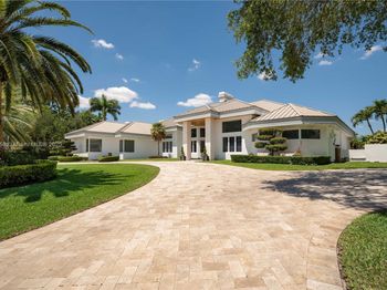 3425 Saddlebrook Ln