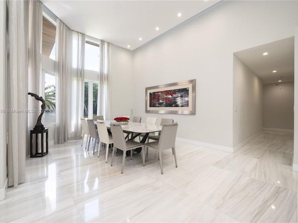 3425 Saddlebrook Ln, Weston FL 33331