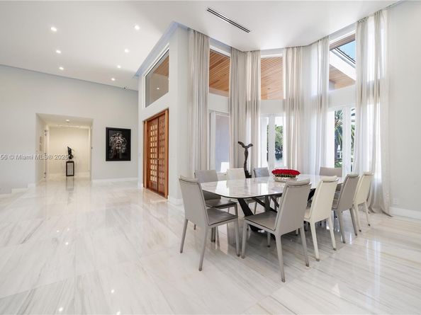 3425 Saddlebrook Ln, Weston FL 33331