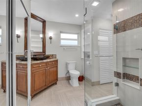 Undisclosed Address #A12004967, Oakland Park FL 33334