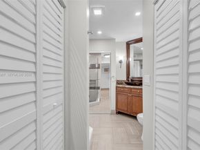 Undisclosed Address #A12004967, Oakland Park FL 33334