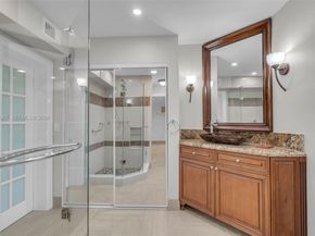 Undisclosed Address #A12004967, Oakland Park FL 33334