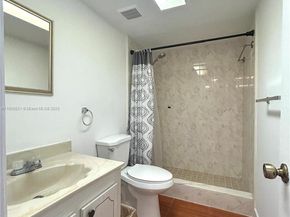 6005 Del Lago Cir 210, Sunrise FL 33313