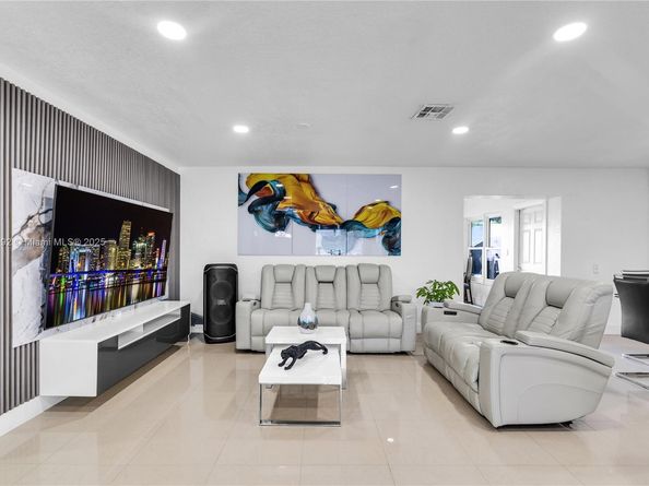 4510 NW 168th Ter, Miami Gardens FL 33055