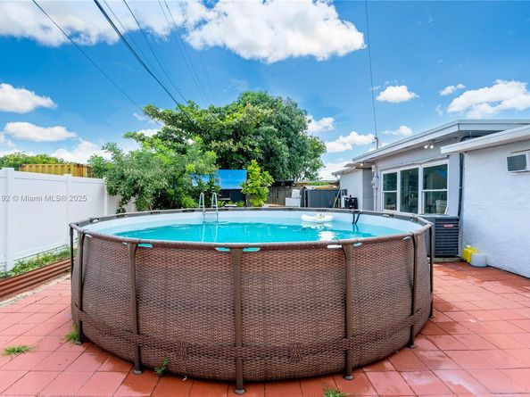 4510 NW 168th Ter, Miami Gardens FL 33055