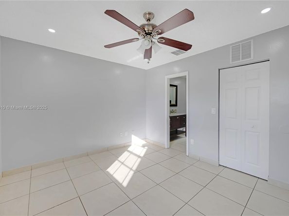 18350 NW 68th Ave F, Hialeah FL 33015