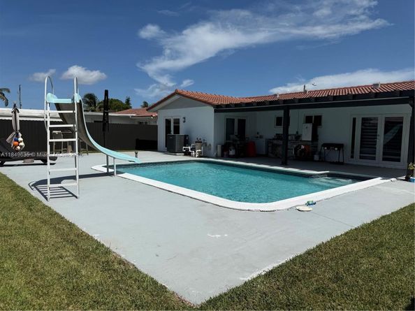 10333 SW 6th St, Sweetwater FL 33174