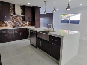 10333 SW 6th St, Sweetwater FL 33174