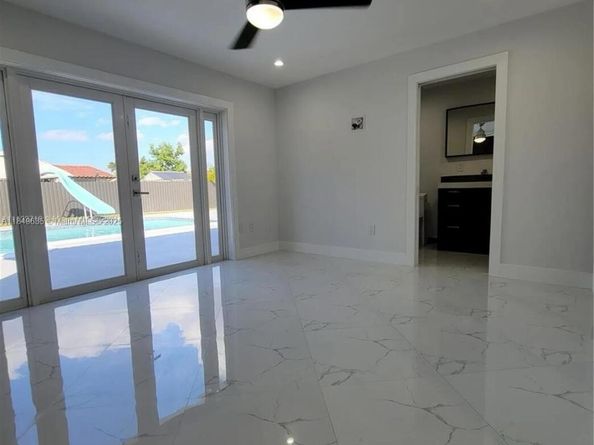 10333 SW 6th St, Sweetwater FL 33174