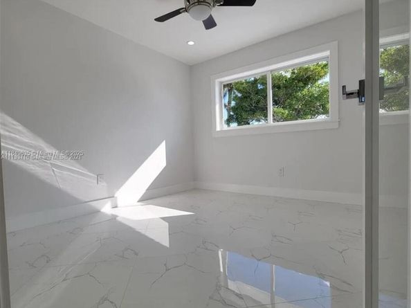10333 SW 6th St, Sweetwater FL 33174