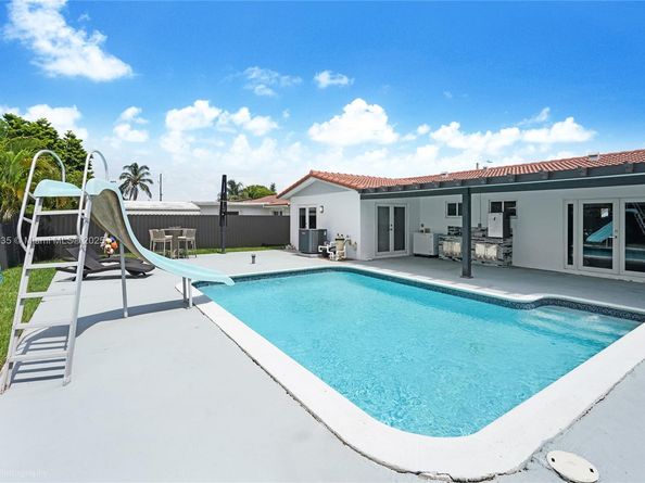 10333 SW 6th St, Sweetwater FL 33174