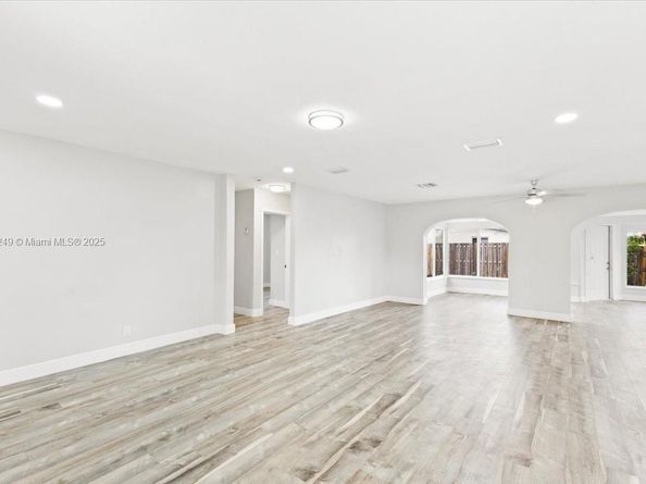 4131 NW 13th Ave, Oakland Park FL 33309