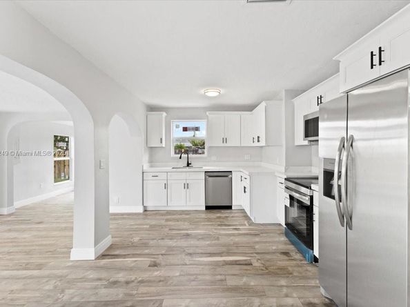 4131 NW 13th Ave, Oakland Park FL 33309