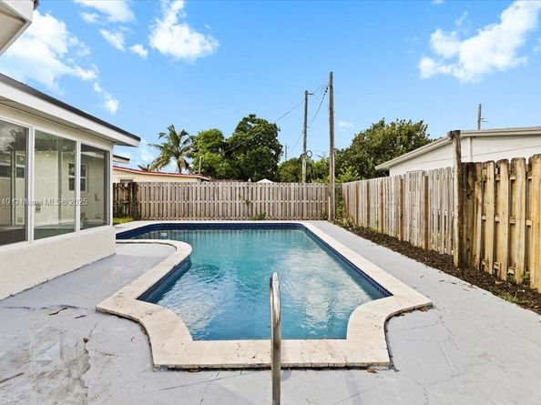 4131 NW 13th Ave, Oakland Park FL 33309